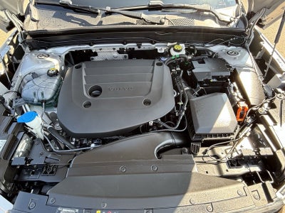 2024 Volvo XC40 B5 Core