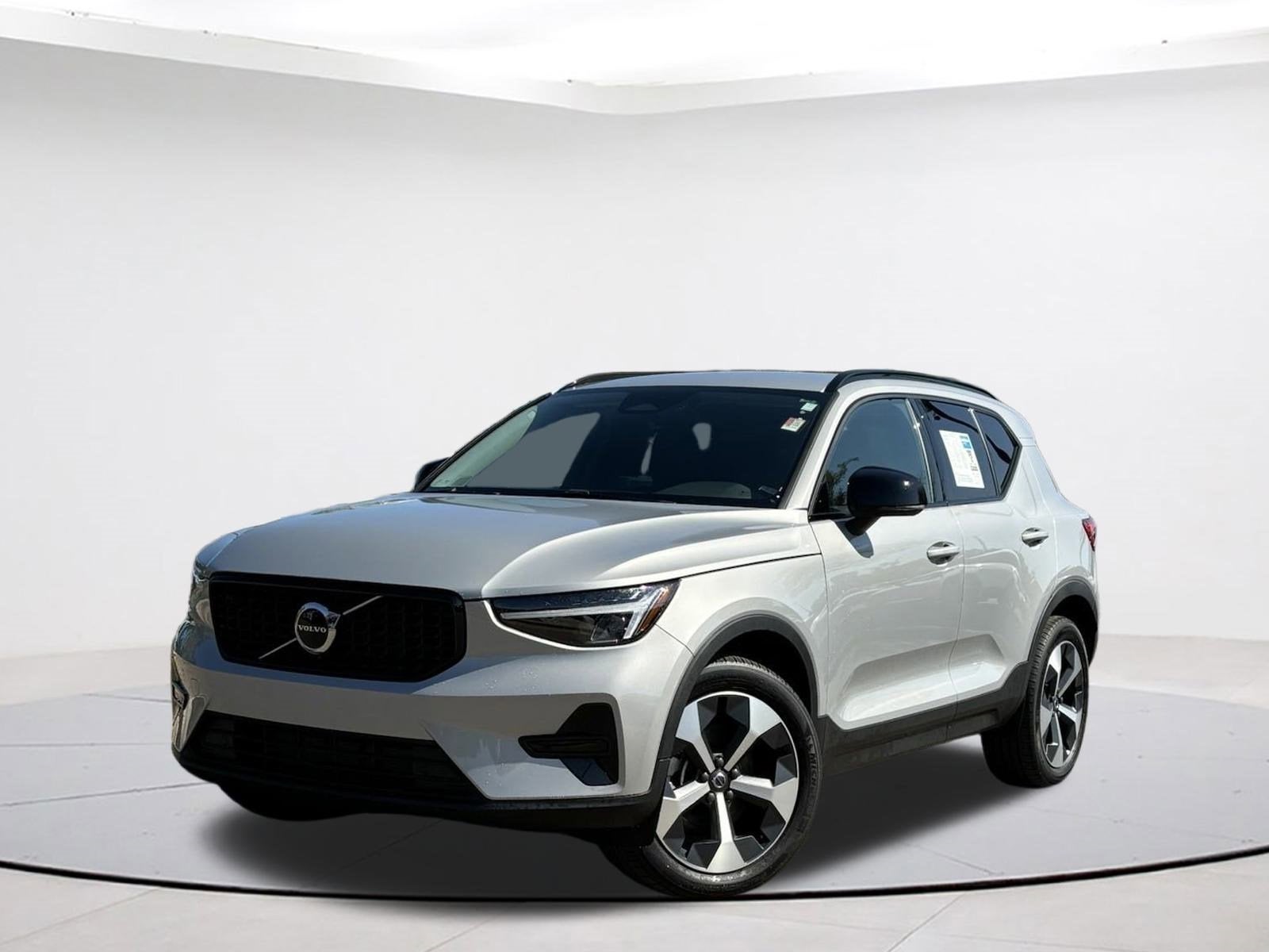 2024 Volvo XC40 B5 Core