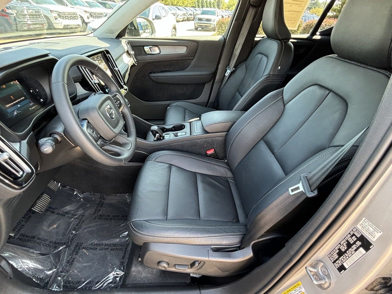 2024 Volvo XC40 B5 Core