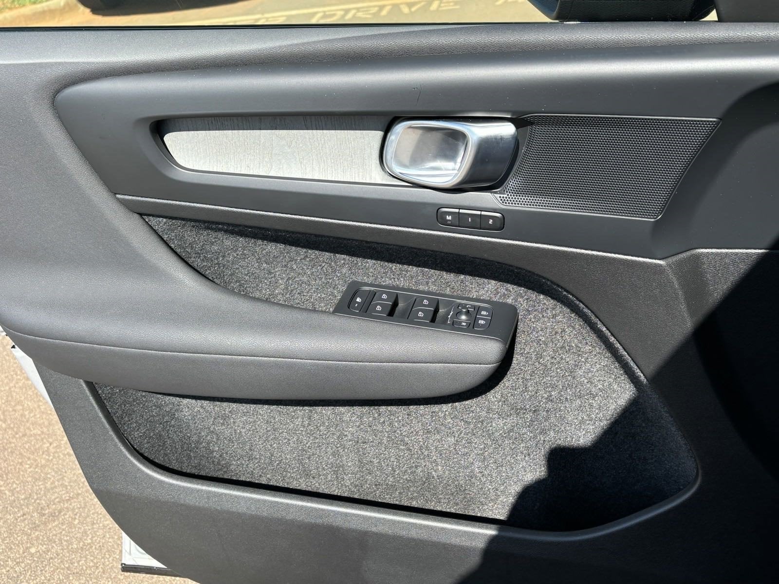 2024 Volvo XC40 B5 Core