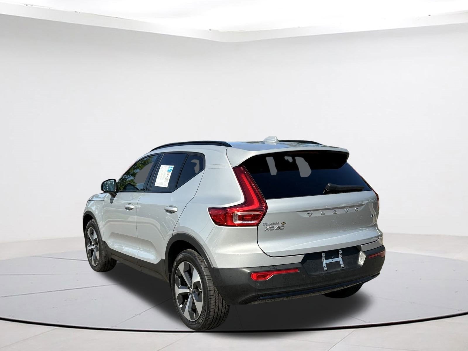 2024 Volvo XC40 B5 Core