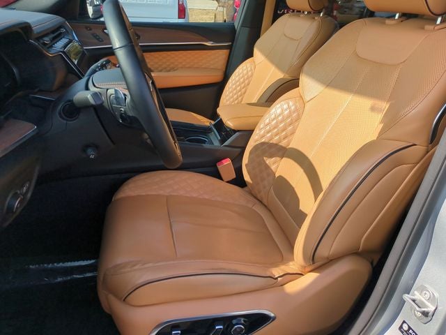 2023 Jeep Grand Cherokee Summit