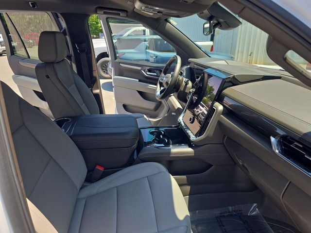 2025 GMC Yukon Elevation