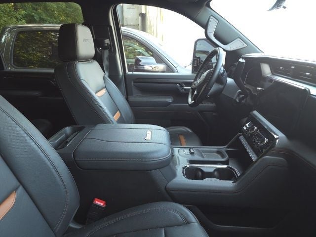 2025 GMC Sierra 2500HD AT4