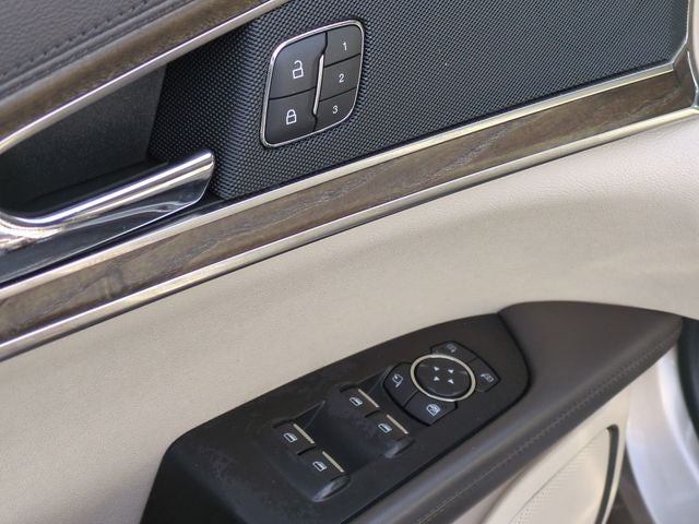 2019 Lincoln Nautilus Select