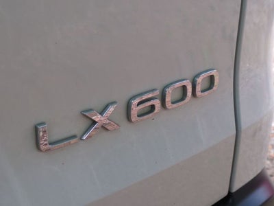 2024 Lexus LX 600 Premium