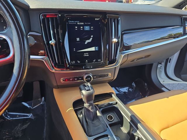 2018 Volvo S90 T5 Momentum