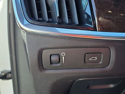 2018 Volvo S90 T5 Momentum