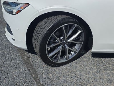 2018 Volvo S90 T5 Momentum