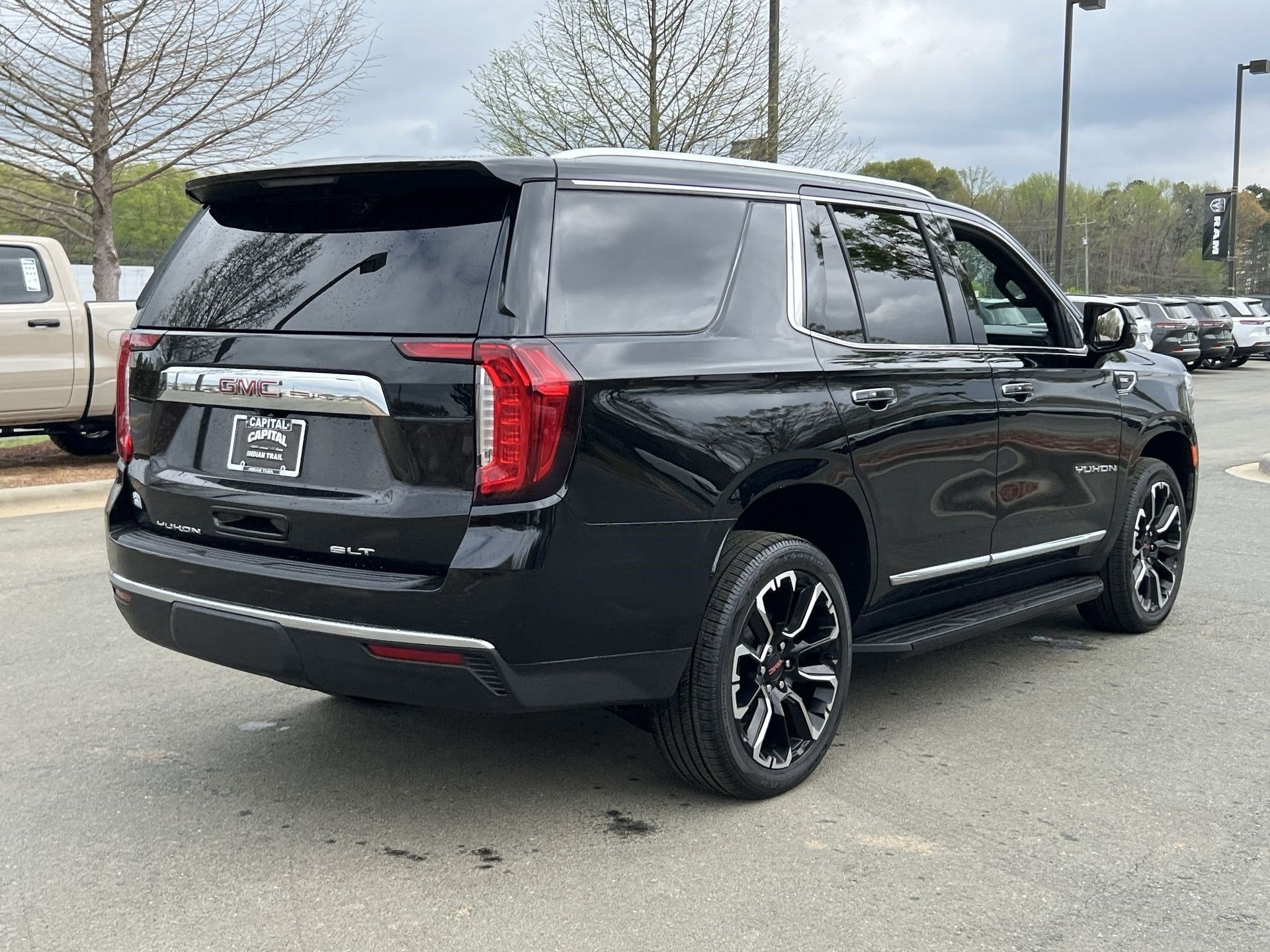 2022 GMC Yukon SLT
