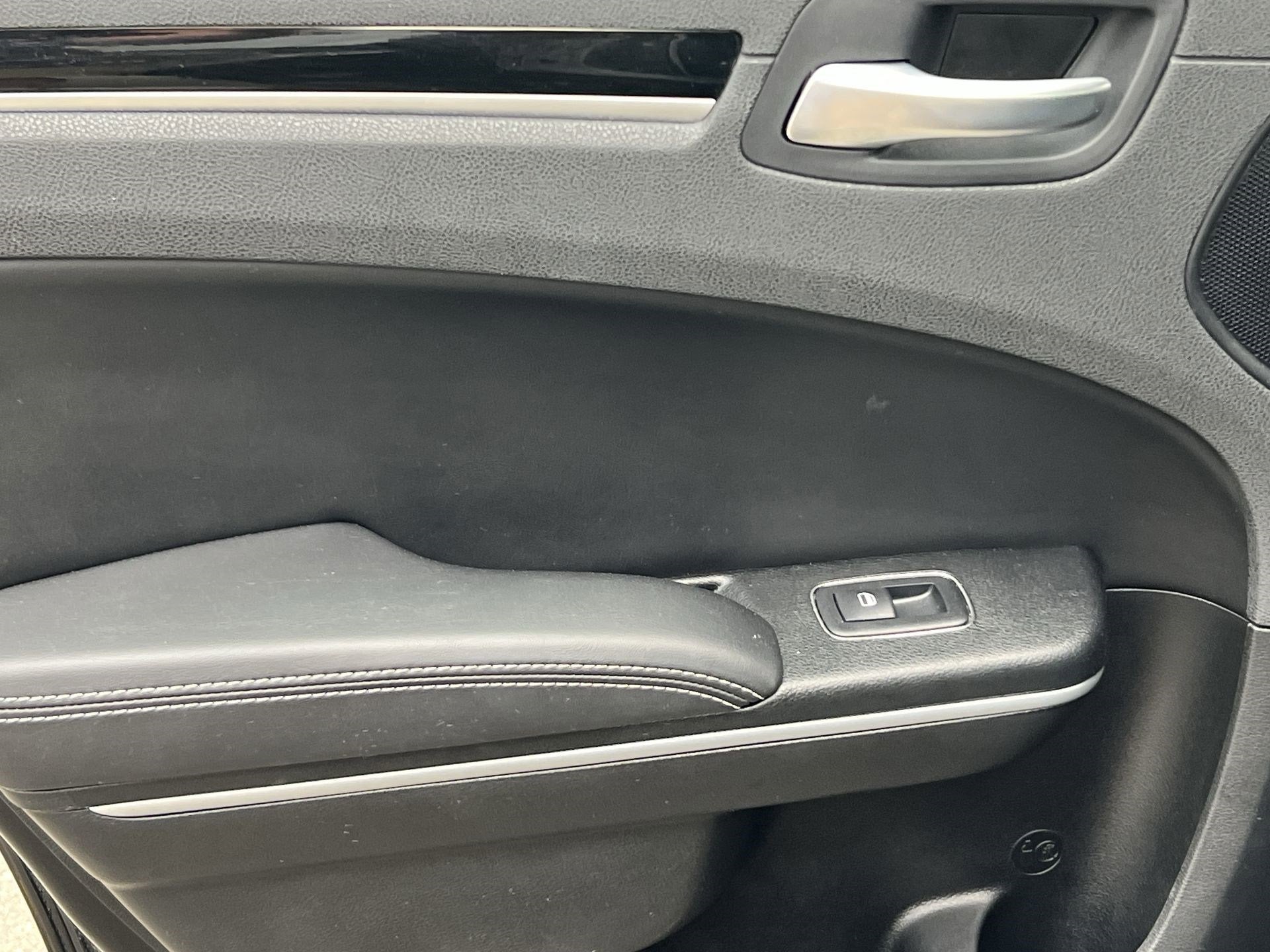 2023 Chrysler 300 300S