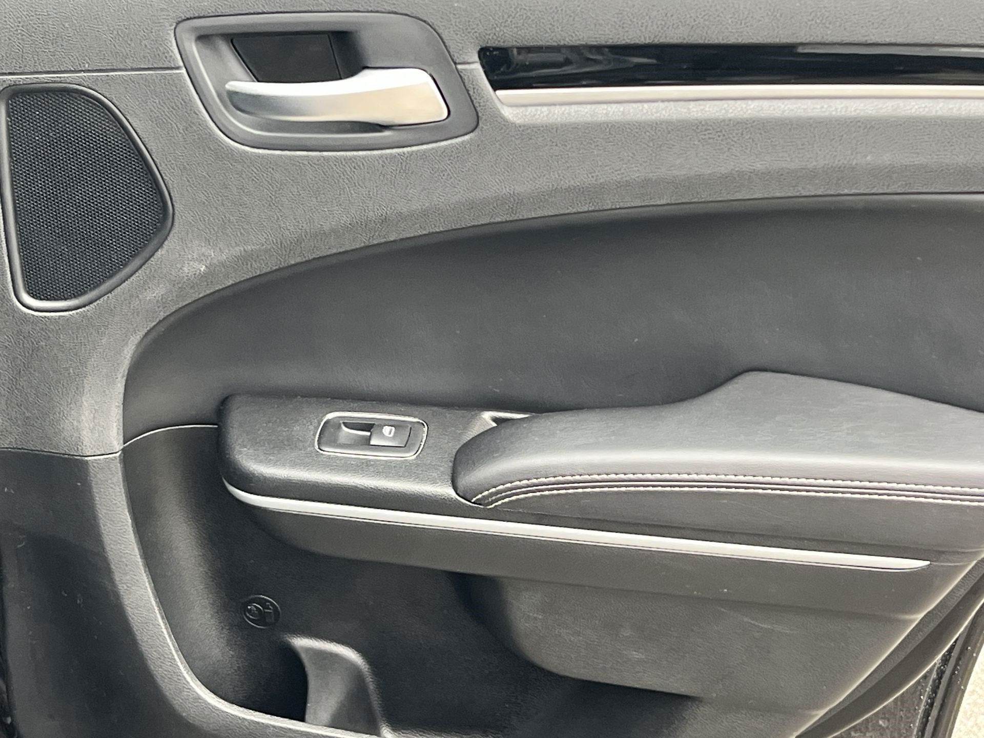 2023 Chrysler 300 300S