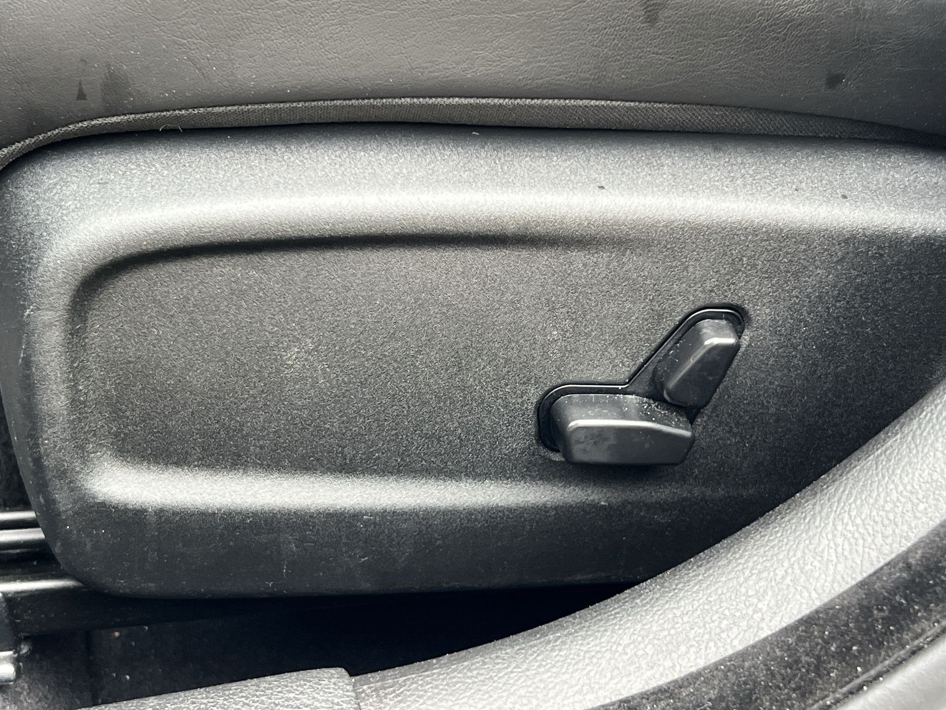 2023 Chrysler 300 300S