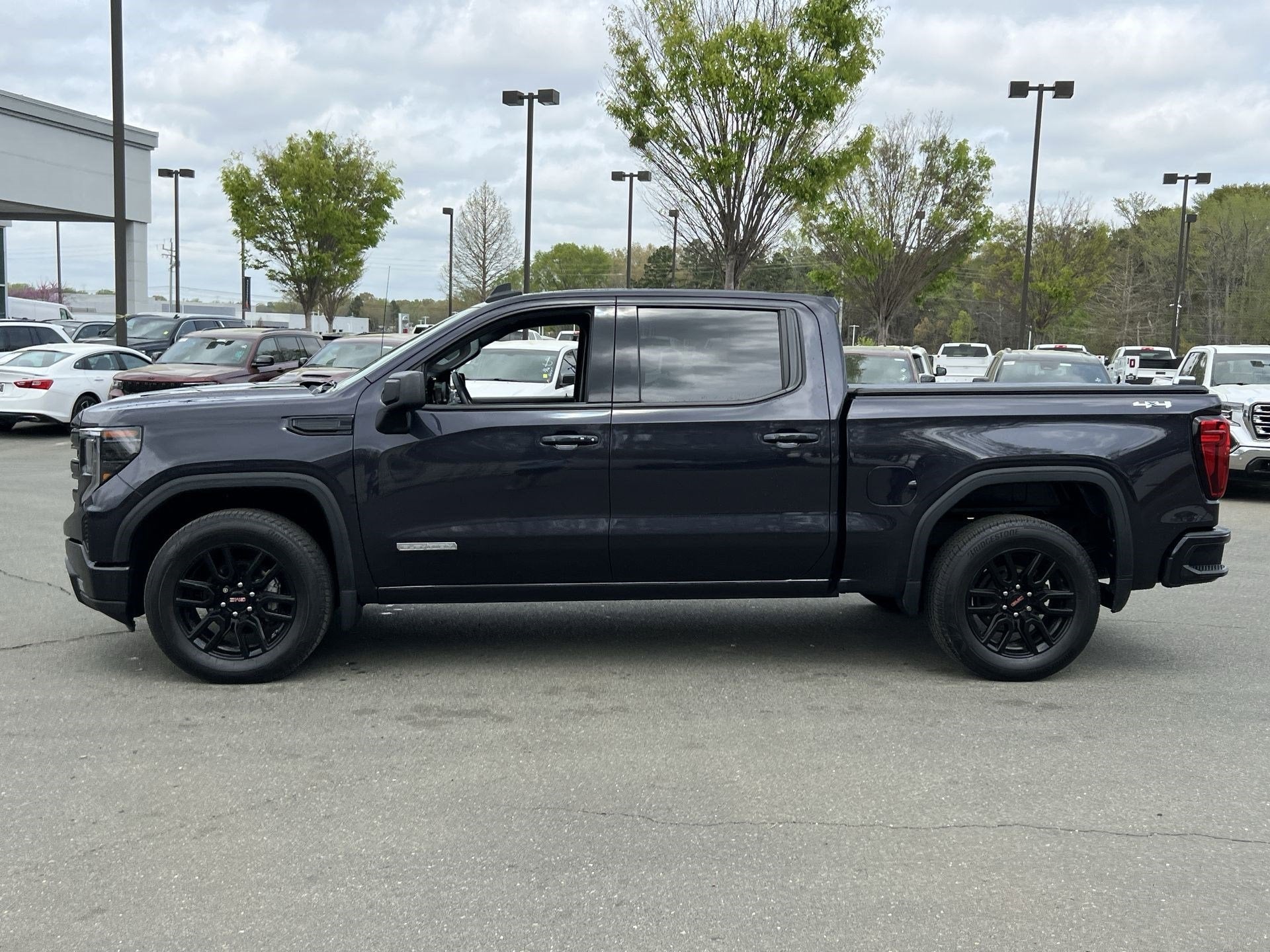 2022 GMC Sierra 1500 Elevation