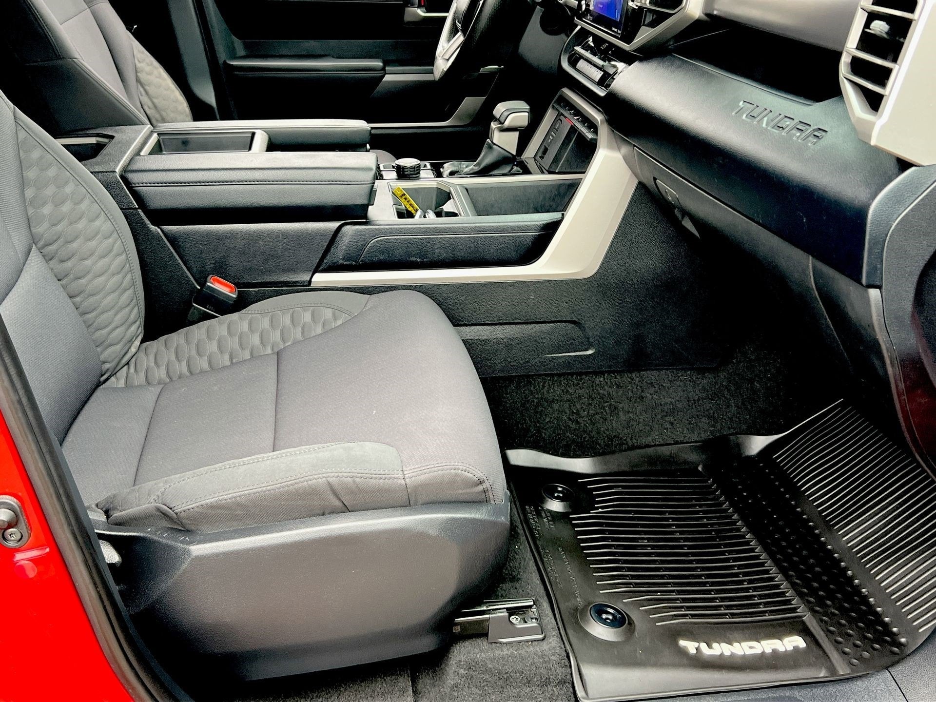 2022 Toyota Tundra 4WD SR5