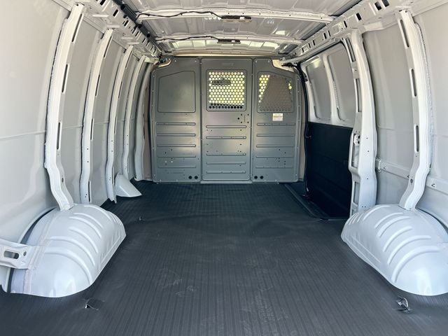 2025 Chevrolet Express 2500 Work Van Cargo