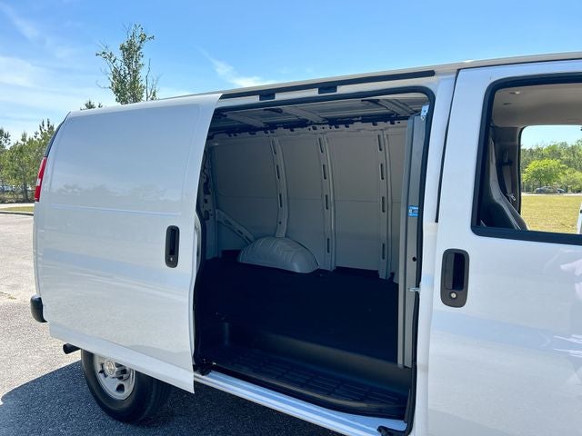 2025 Chevrolet Express 2500 Work Van Cargo
