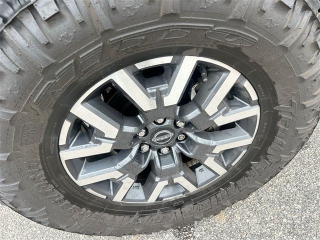 2024 Nissan Frontier SL