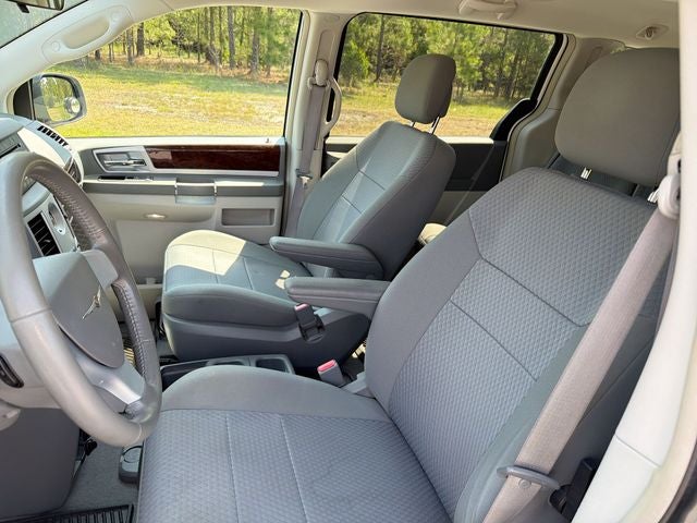 2010 Chrysler Town & Country Touring