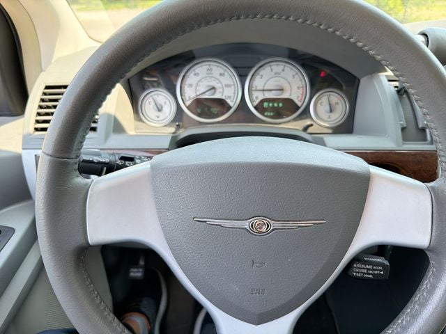 2010 Chrysler Town & Country Touring
