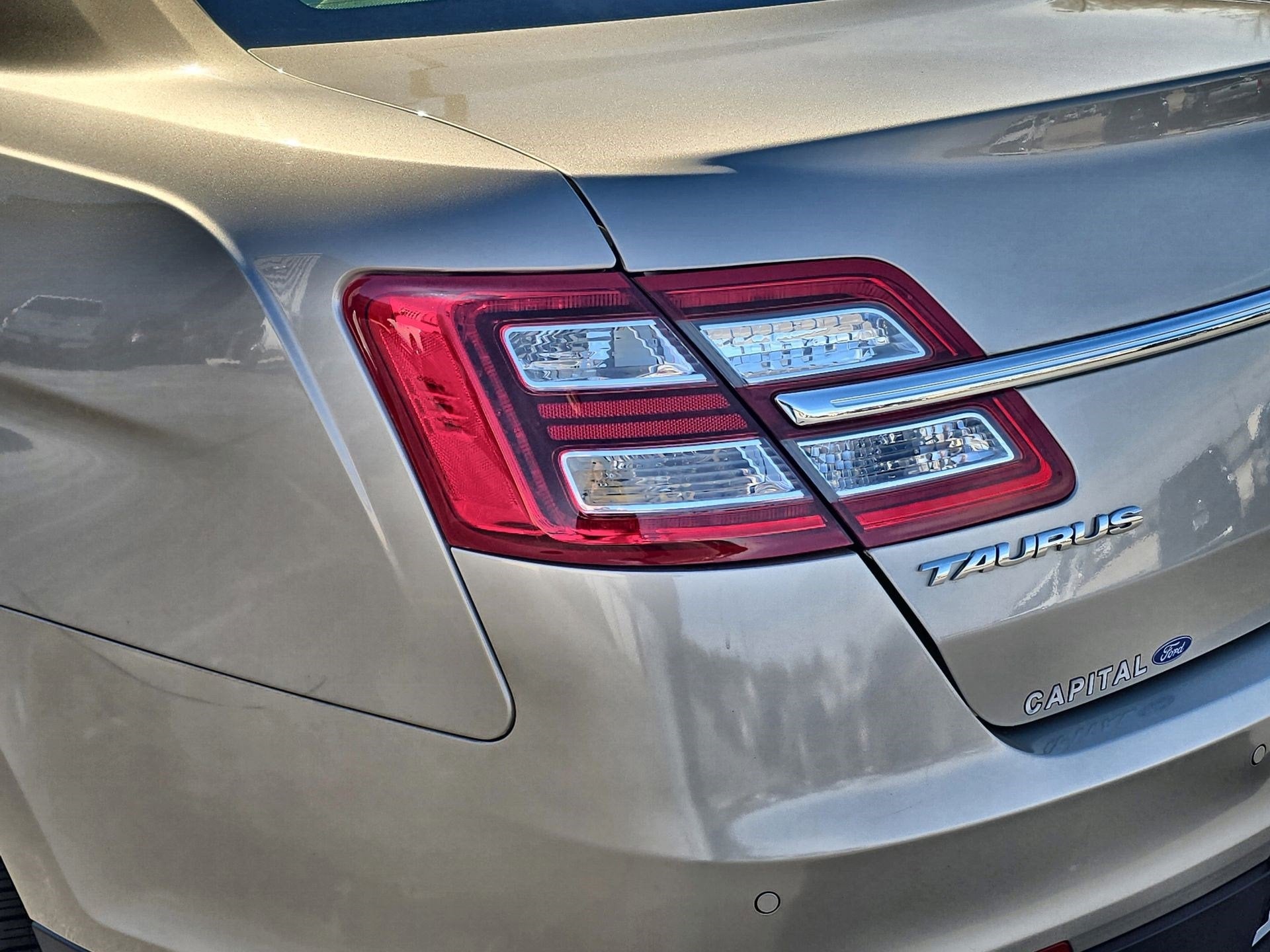 2018 Ford Taurus SEL