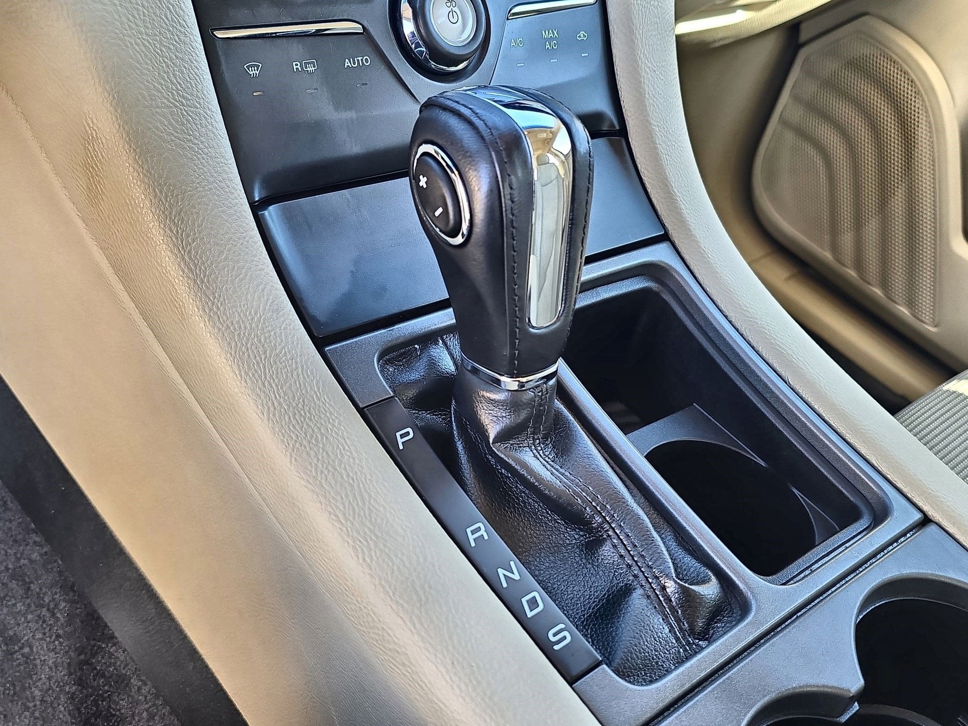 2018 Ford Taurus SEL