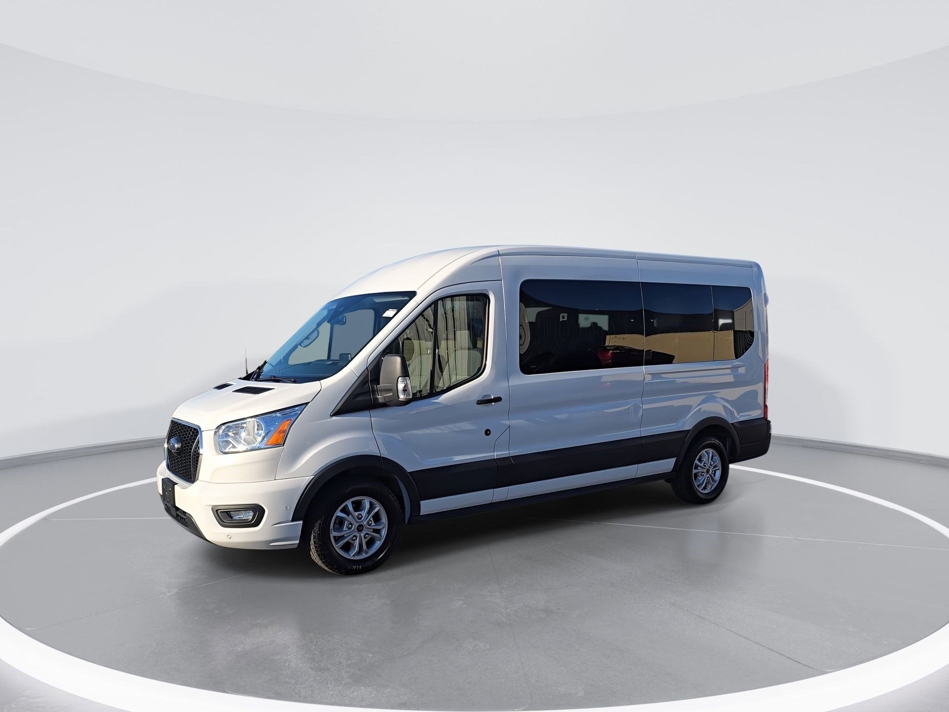 2021 Ford Transit Passenger Wagon XLT
