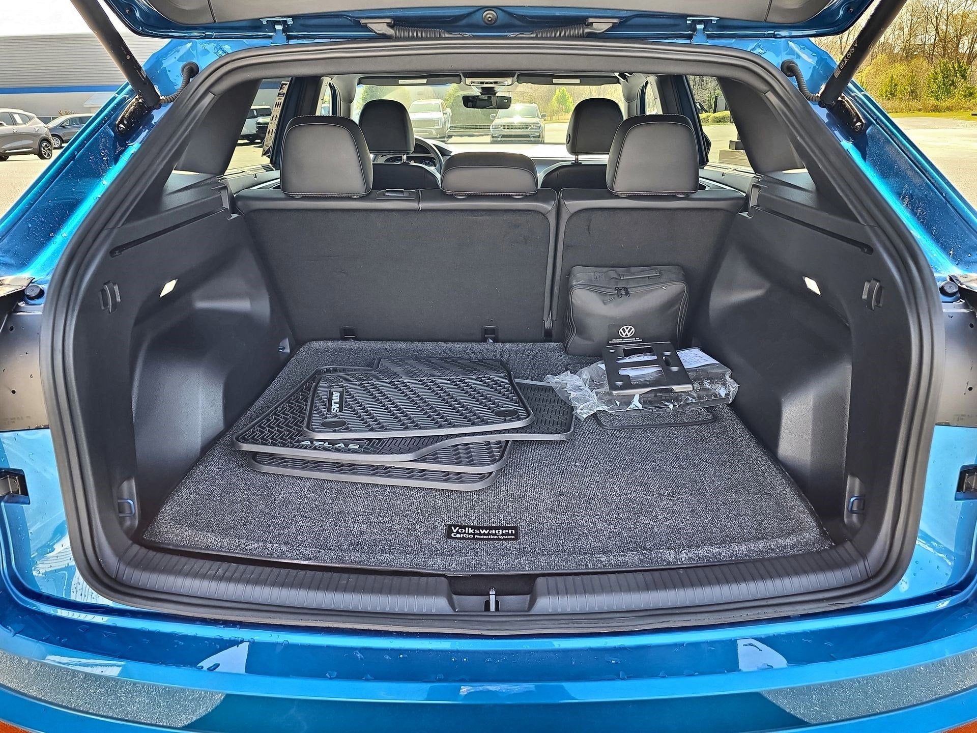 2024 Volkswagen Atlas Cross Sport 2.0T SE w/Technology