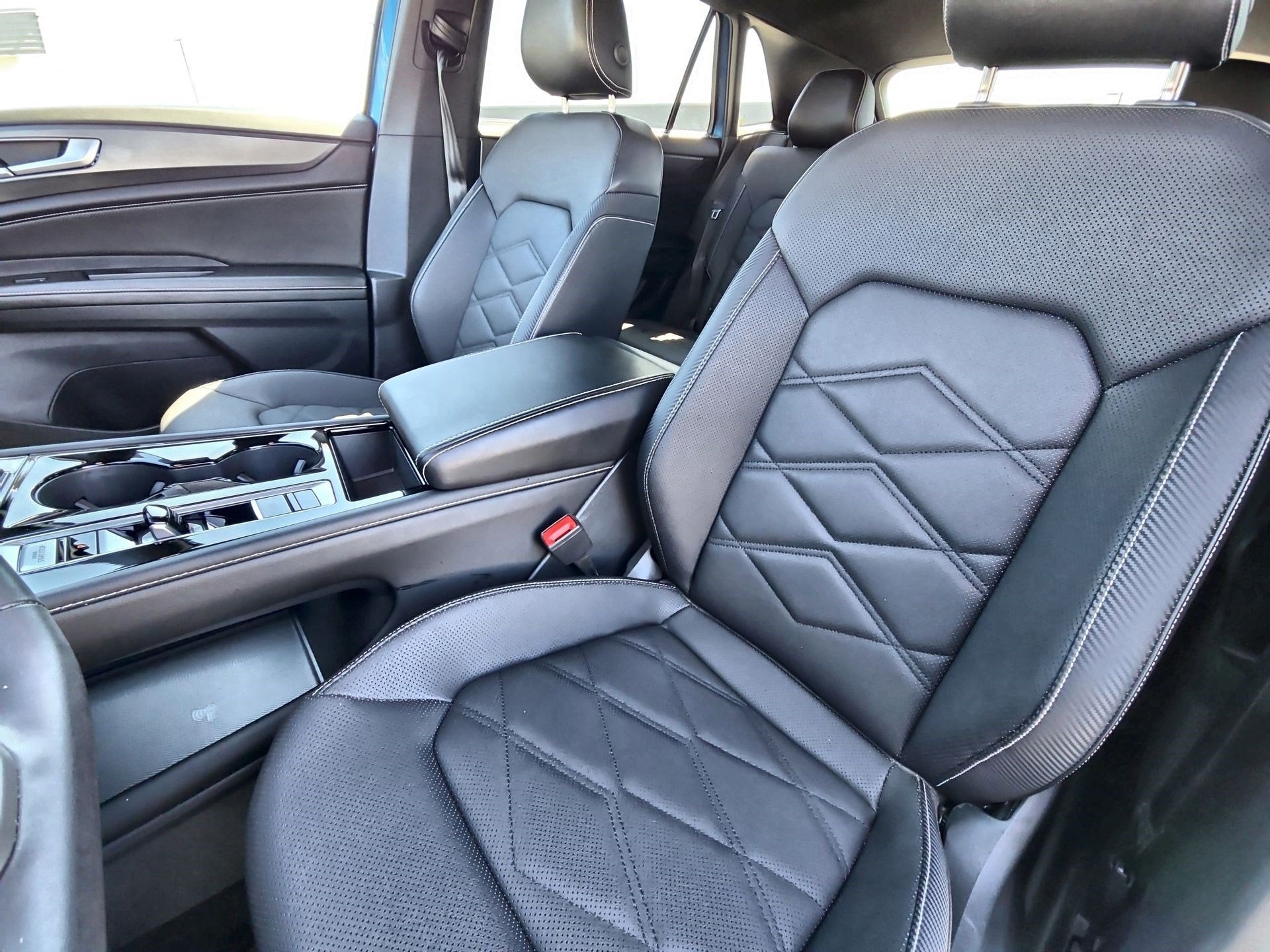 2024 Volkswagen Atlas Cross Sport 2.0T SE w/Technology