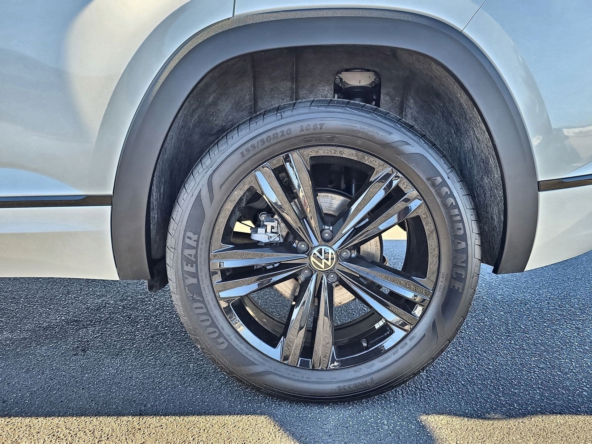 2023 Volkswagen Atlas Cross Sport 2.0T SEL R-Line Black