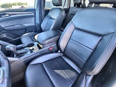 2023 Volkswagen Atlas Cross Sport 2.0T SEL R-Line Black