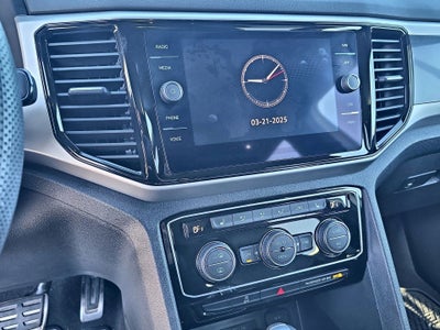 2023 Volkswagen Atlas Cross Sport 2.0T SEL R-Line Black