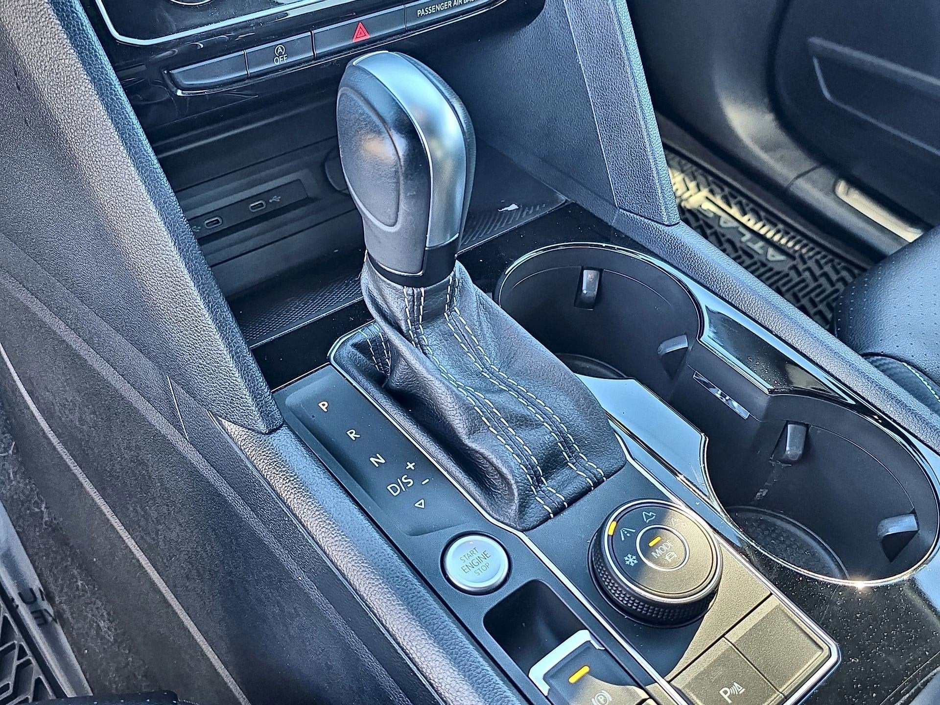 2023 Volkswagen Atlas Cross Sport 2.0T SEL R-Line Black