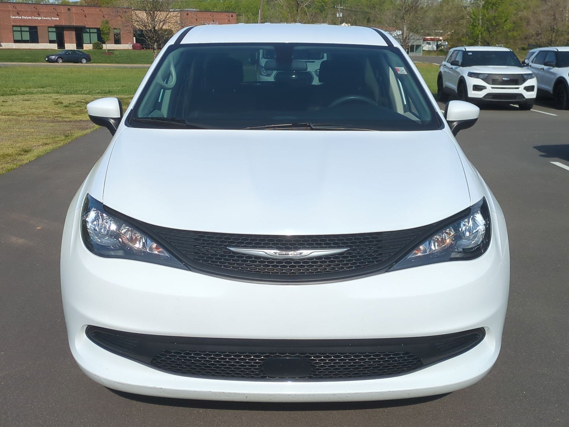 2022 Chrysler Voyager LX