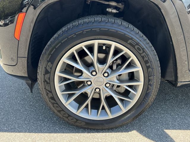 2022 Jeep Grand Cherokee Summit