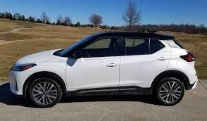 2021 Nissan Kicks SR