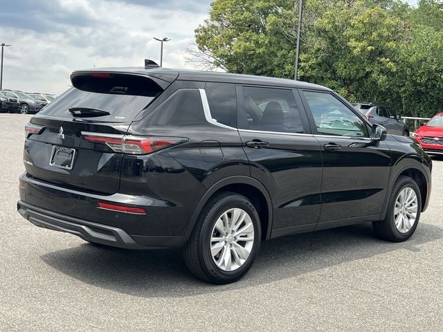 2025 Mitsubishi Outlander ES