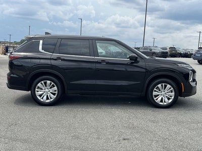 2025 Mitsubishi Outlander ES