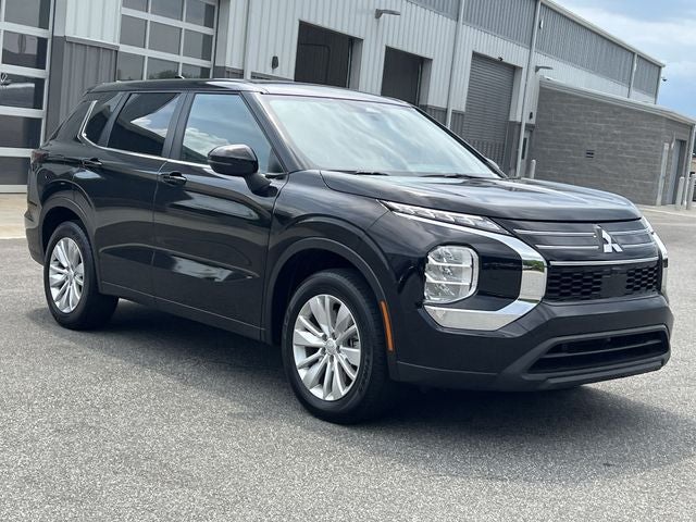 2025 Mitsubishi Outlander ES