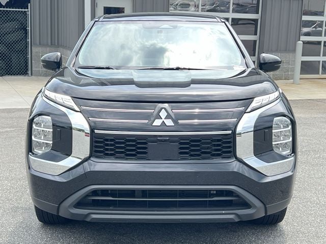 2025 Mitsubishi Outlander ES