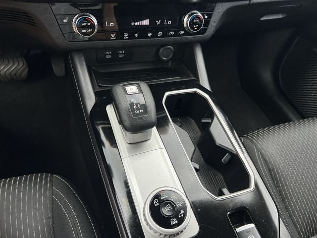 2025 Mitsubishi Outlander ES