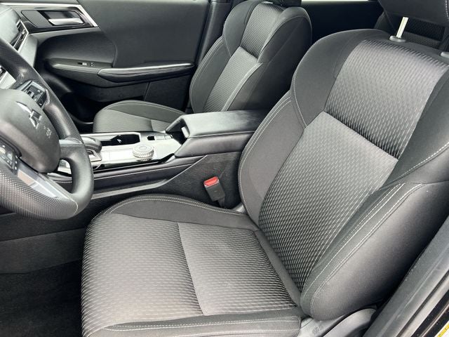 2025 Mitsubishi Outlander ES