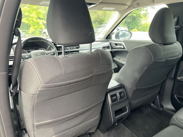 2025 Mitsubishi Outlander ES
