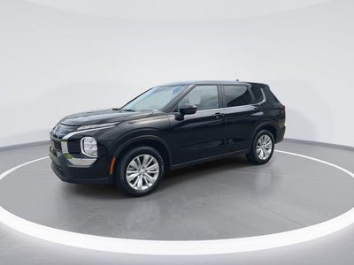 2025 Mitsubishi Outlander ES