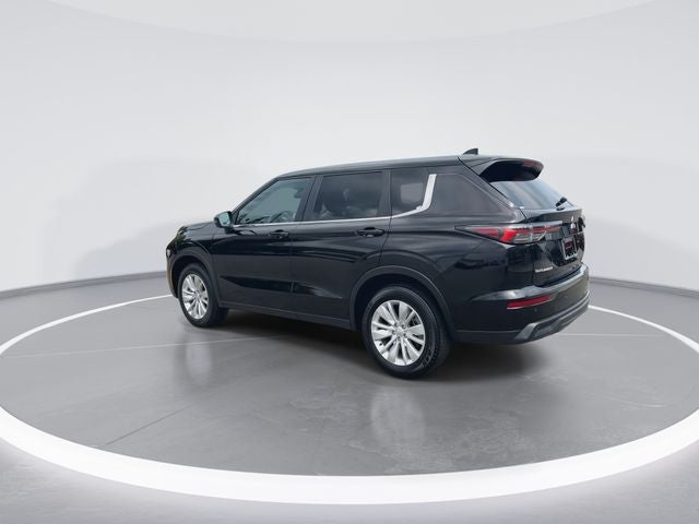 2025 Mitsubishi Outlander ES