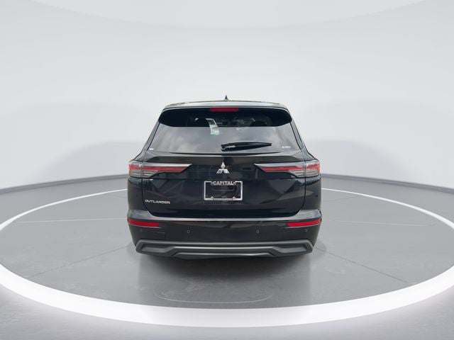 2025 Mitsubishi Outlander ES