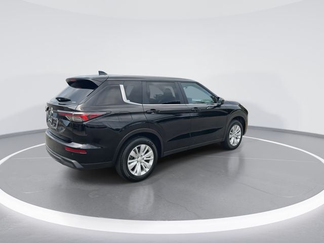 2025 Mitsubishi Outlander ES