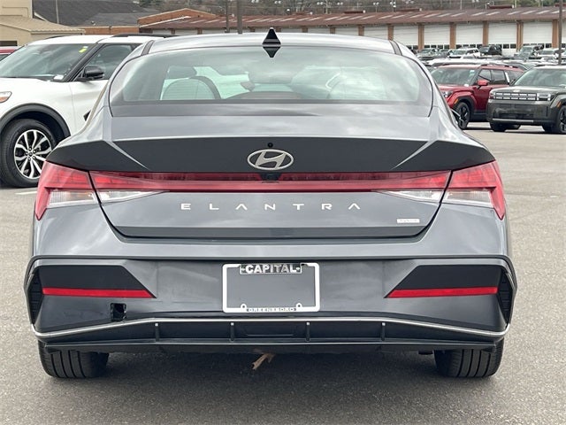 2025 Hyundai Elantra Hybrid Limited