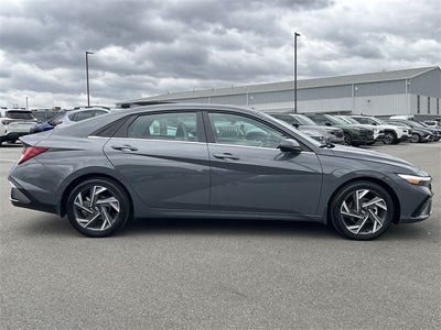 2025 Hyundai Elantra Hybrid Limited