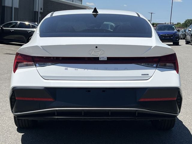 2025 Hyundai Elantra Hybrid Limited